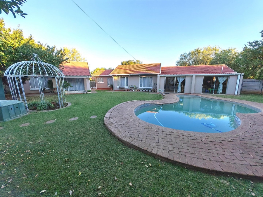 3 Bedroom Property for Sale in Pellissier Free State